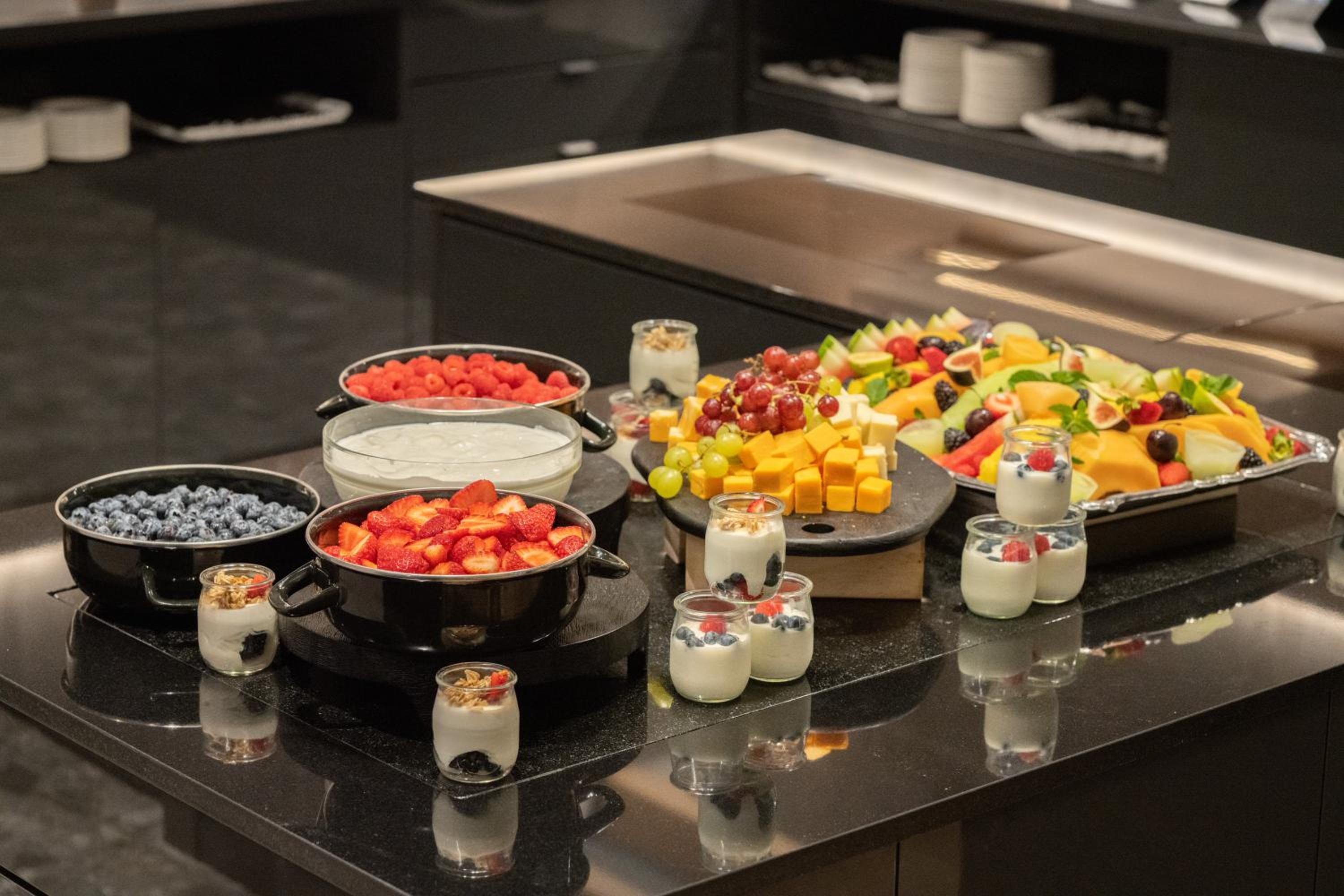 Montreal Vacations - Sheraton Laval Hotel - Property Image 4