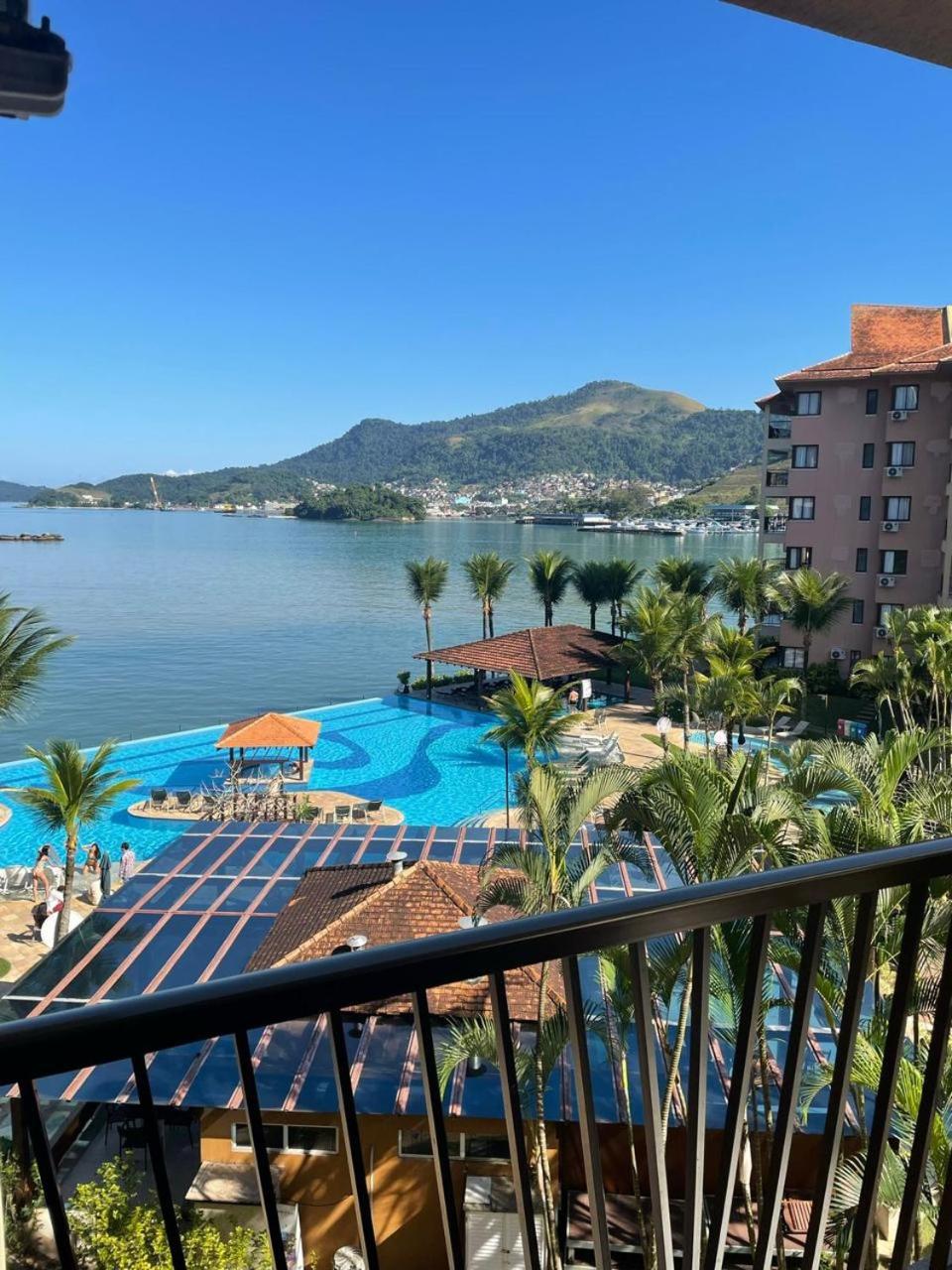 Angra dos Reis - Apartamentos com Vista para o mar OU para piscina Condomínio Porto Bali