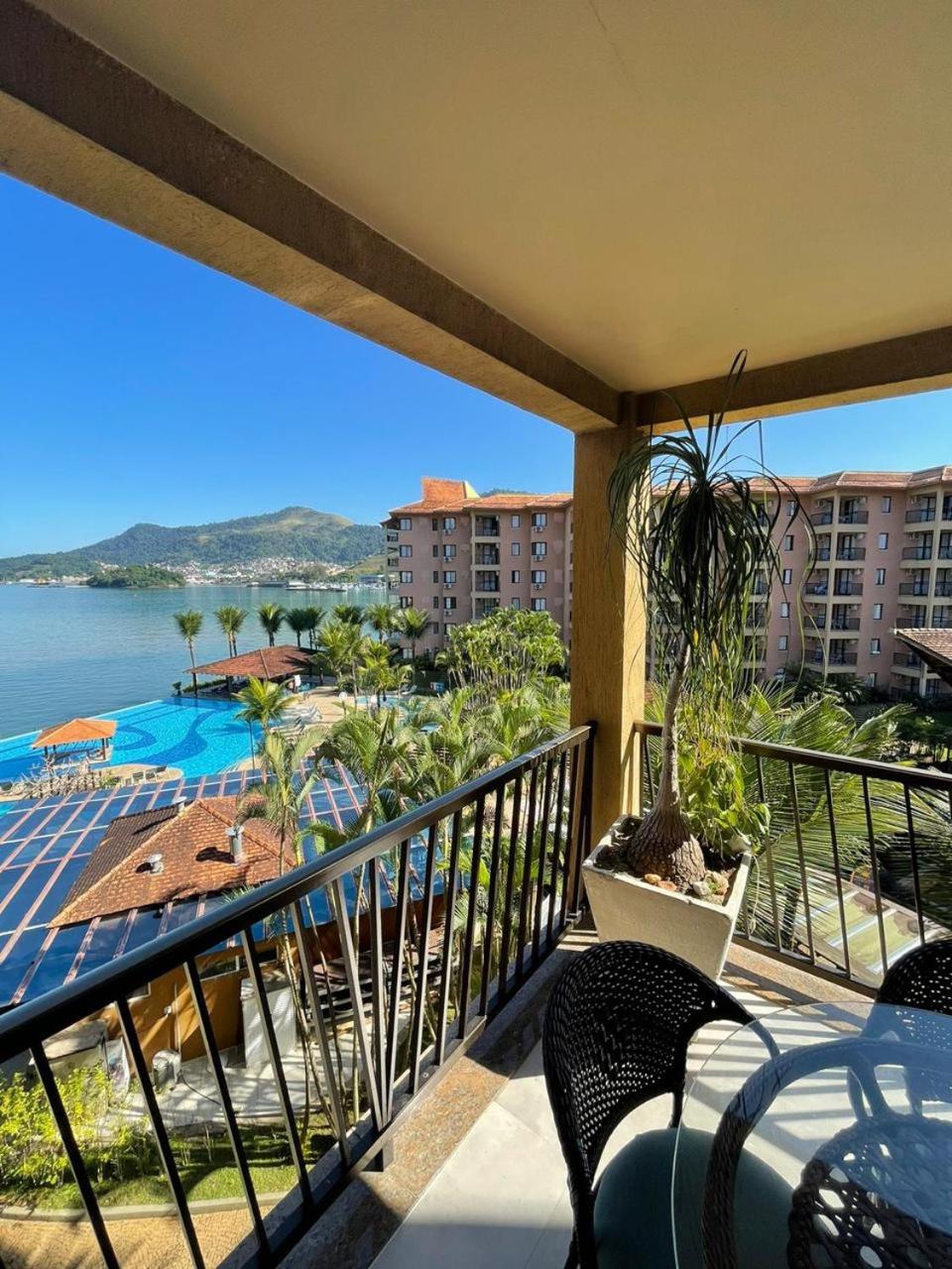 Angra dos Reis - Apartamentos com Vista para o mar OU para piscina Condomínio Porto Bali