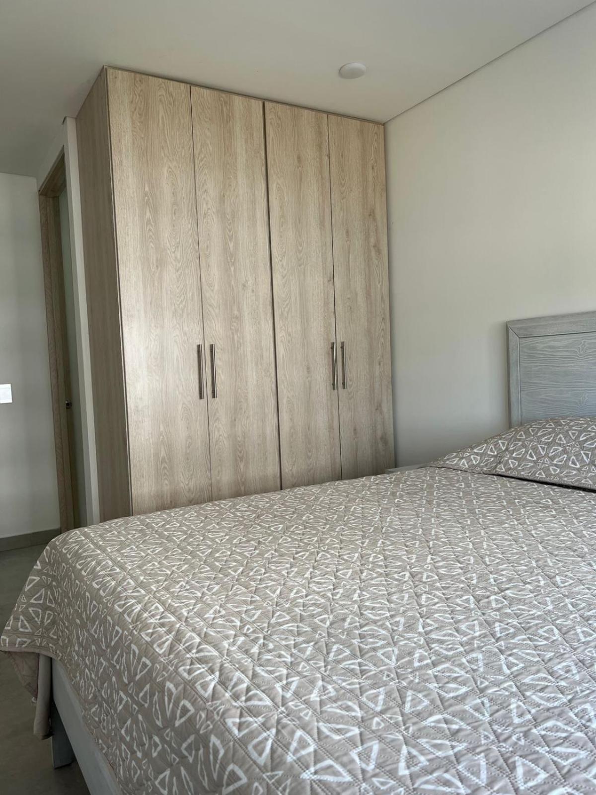 Aqualina Orange Girardot, estrene 84 metros de lujo con aire y wifi 3 habitaciones