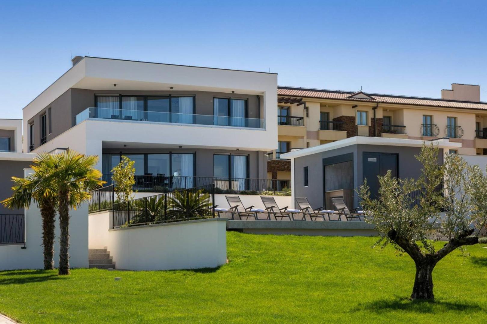 HADRIE LUXURY RESORT AND VILLAS ROVA c