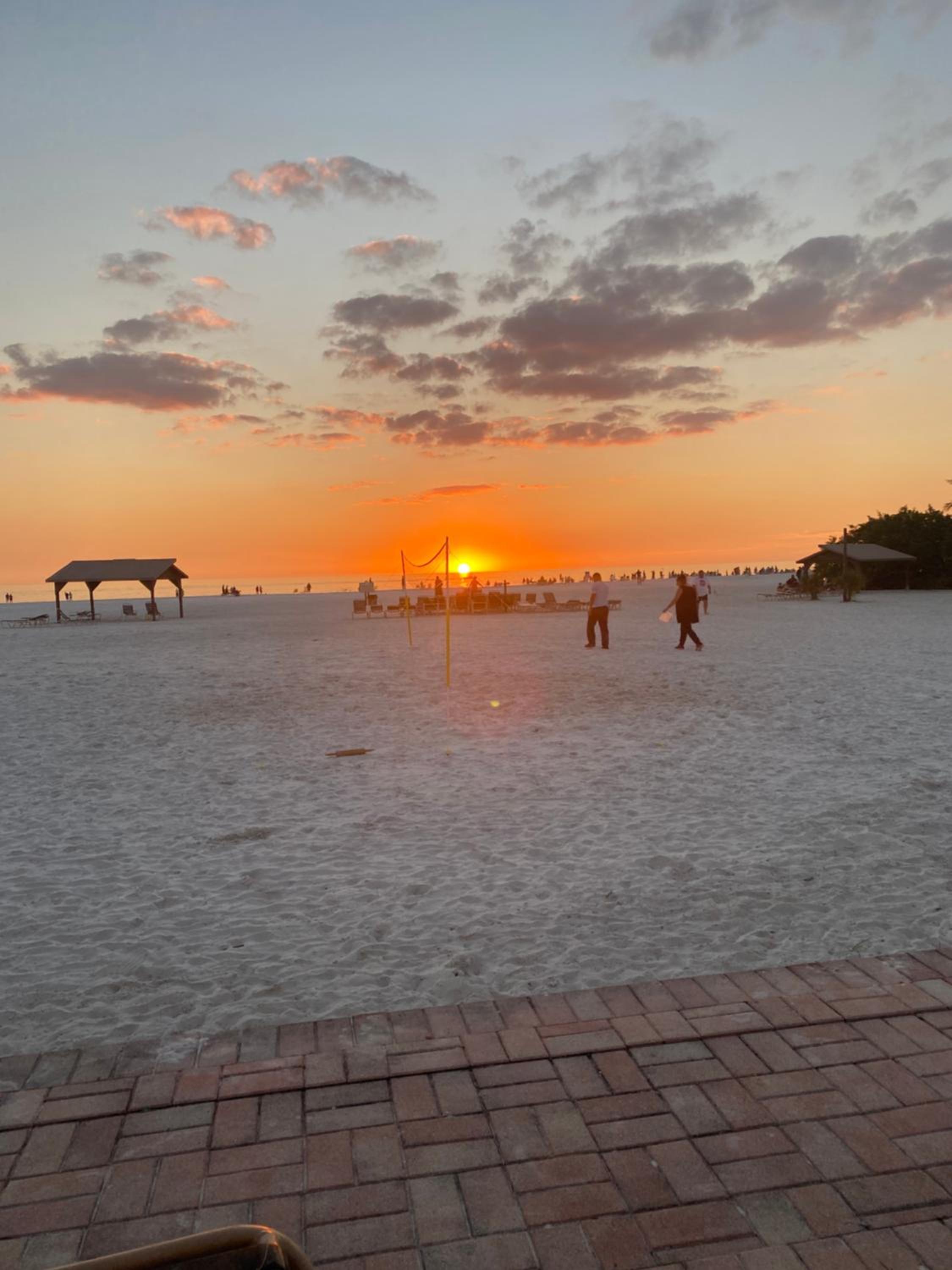 Beautiful Sandy Feet Retreat with Private Beach and Pools on Siesta Key Beach