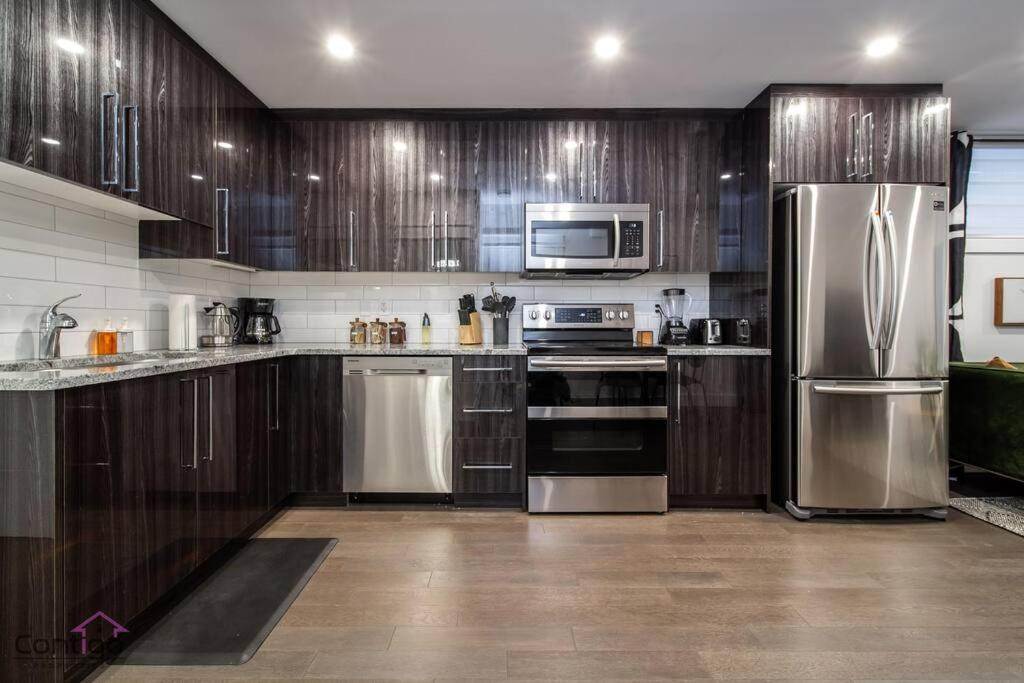 La Maison, Near University & DT, 2BR Bsmt Suite, King Bed!