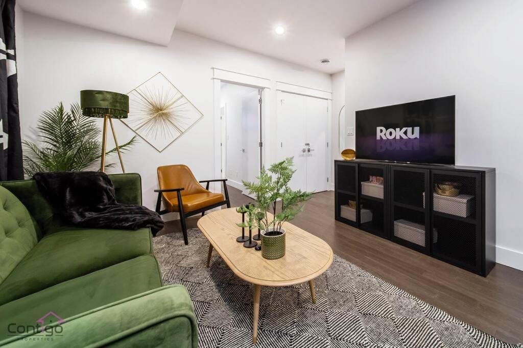 La Maison, Near University & DT, 2BR Bsmt Suite, King Bed!