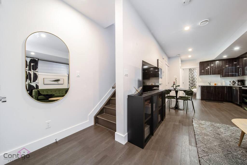 La Maison, Near University & DT, 2BR Bsmt Suite, King Bed!