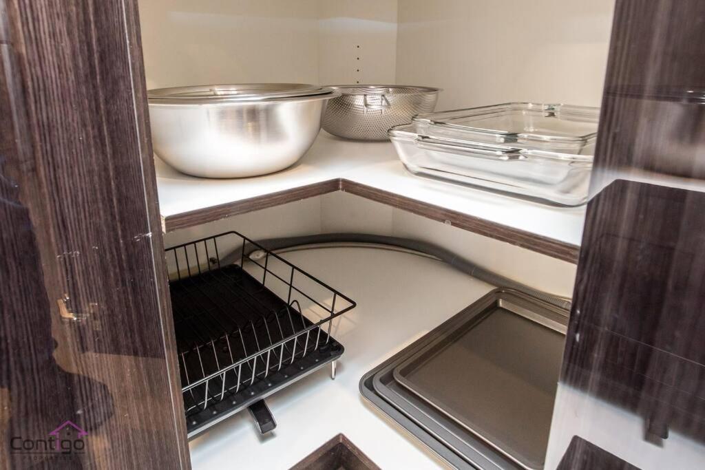 La Maison, Near University & DT, 2BR Bsmt Suite, King Bed!