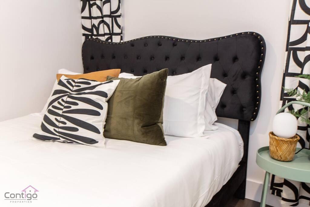 La Maison, Near University & DT, 2BR Bsmt Suite, King Bed!