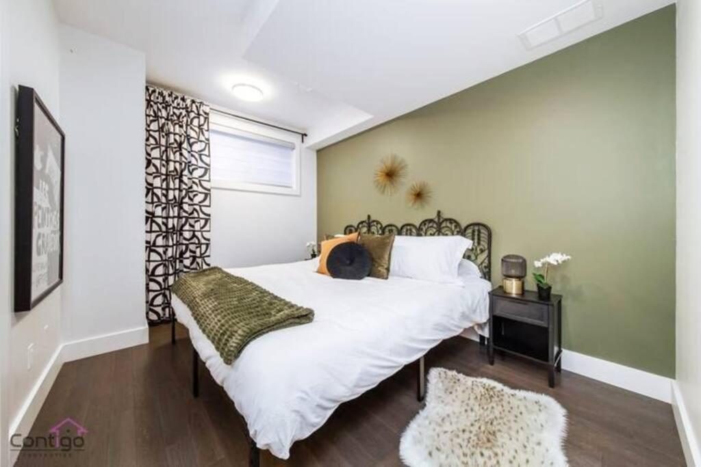 La Maison, Near University & DT, 2BR Bsmt Suite, King Bed!