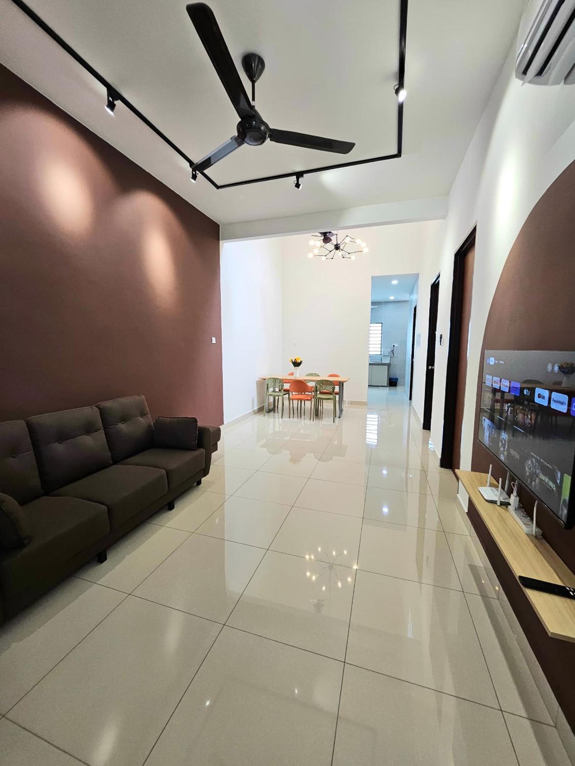 Air-home No 28 Simpang near Aulong Econsave, 3BR, 7pax, Netflix photo 1