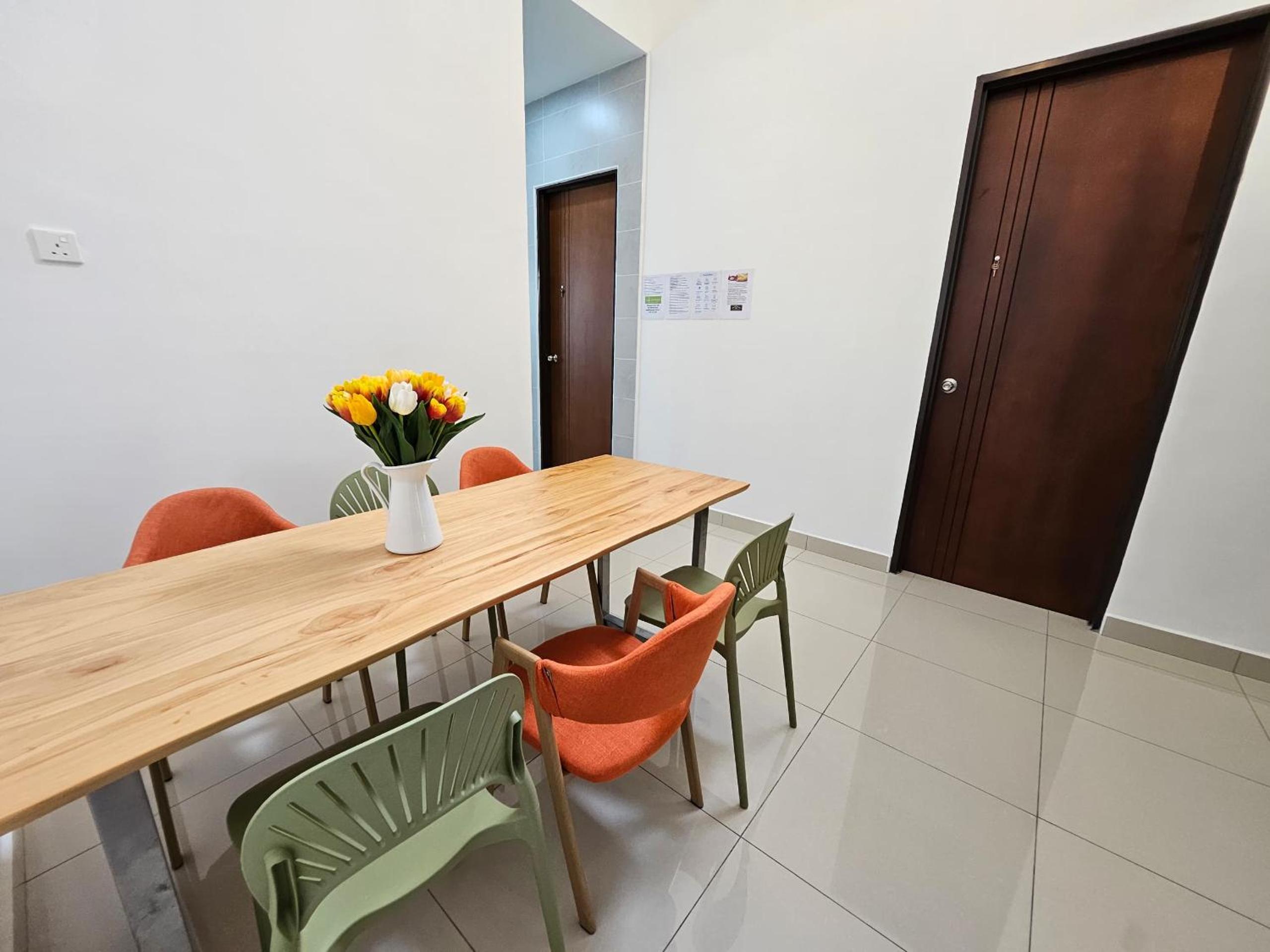 Air-home No 28 Simpang near Aulong Econsave, 3BR, 7pax, Netflix photo 5