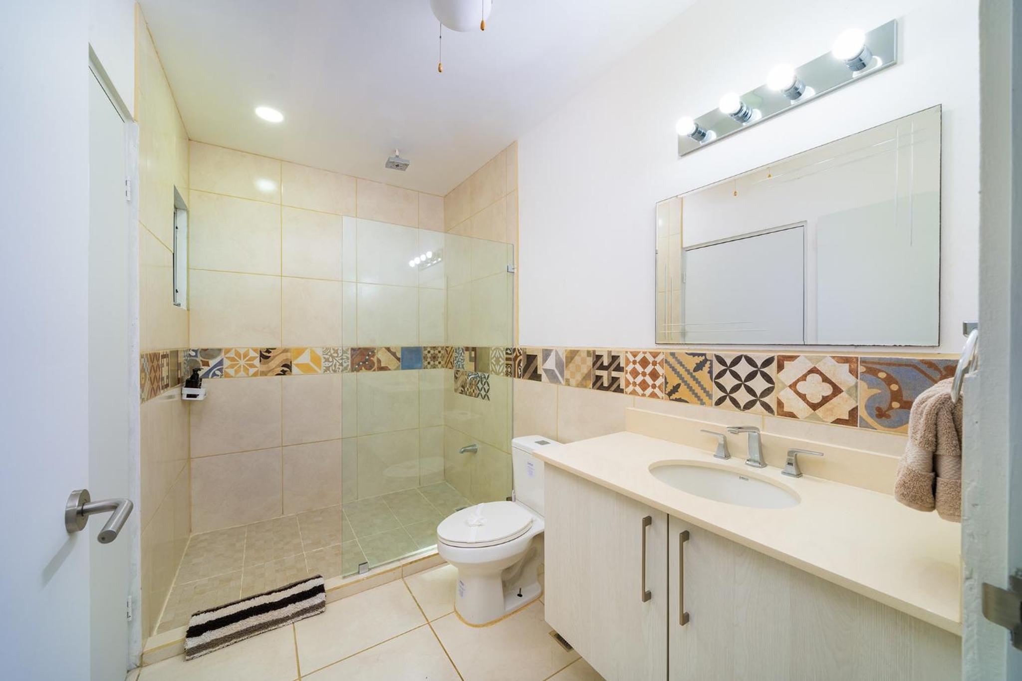 Condo Casa Blanca 7 - NEW 2 BR condo, near to the beach