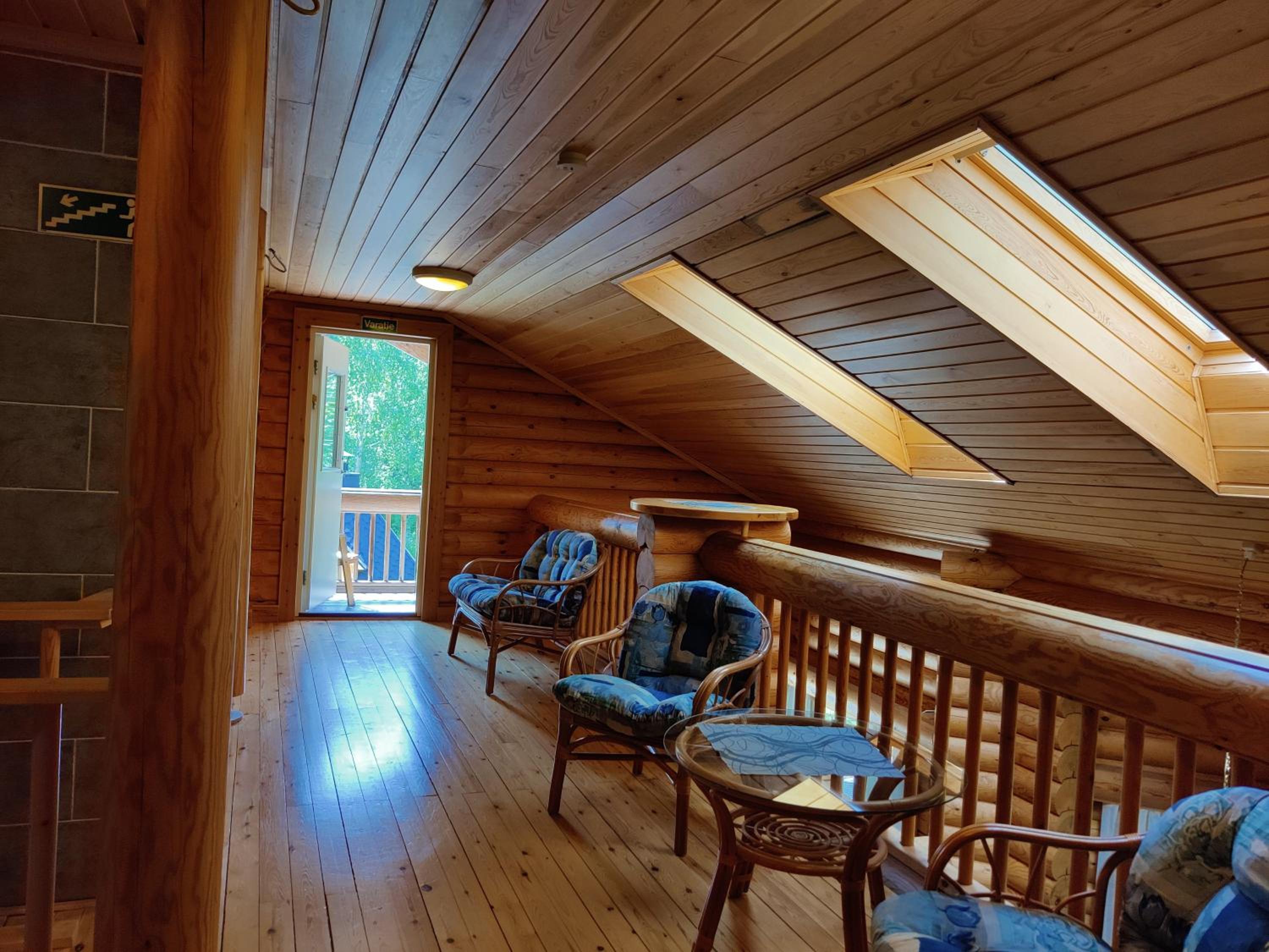 Aapishovi Chalet