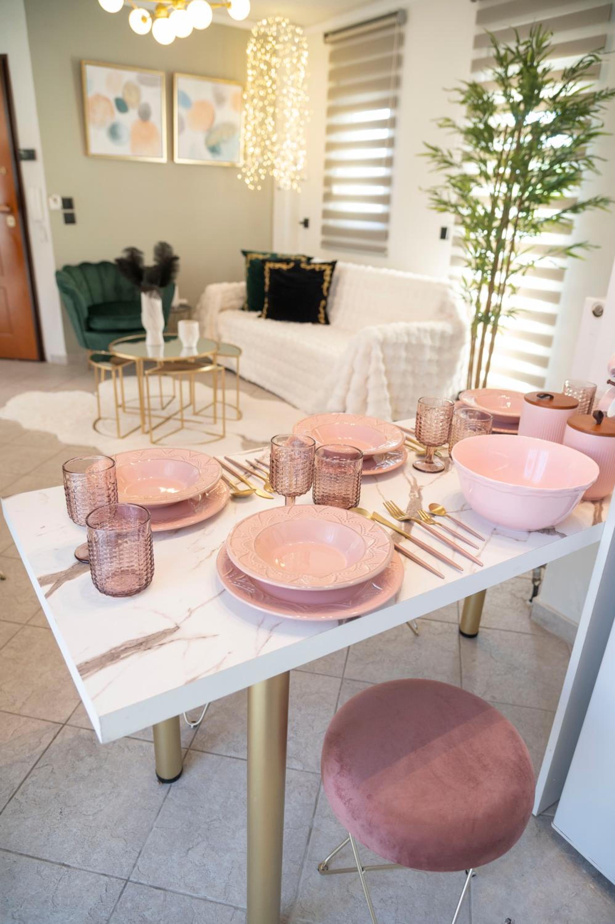 SeaView Luxury Suite photo 4