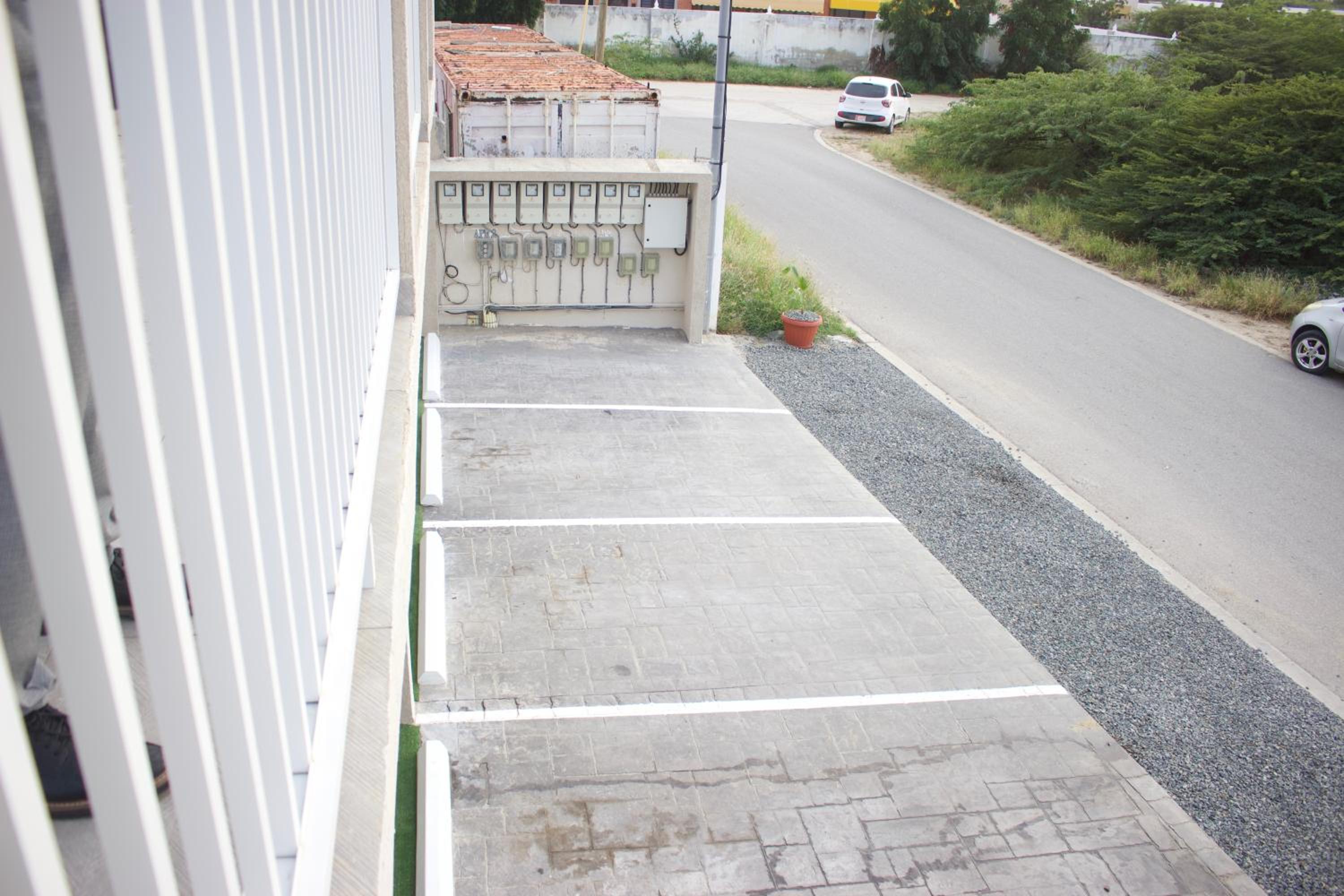 1 Bed Apartment Sleeps 2 - Pool Parking Pets
