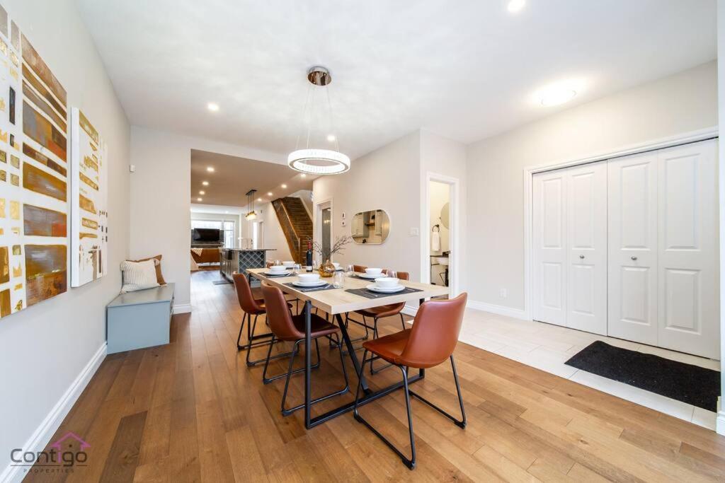 The Azure, Near DT & University, TWO King Beds!