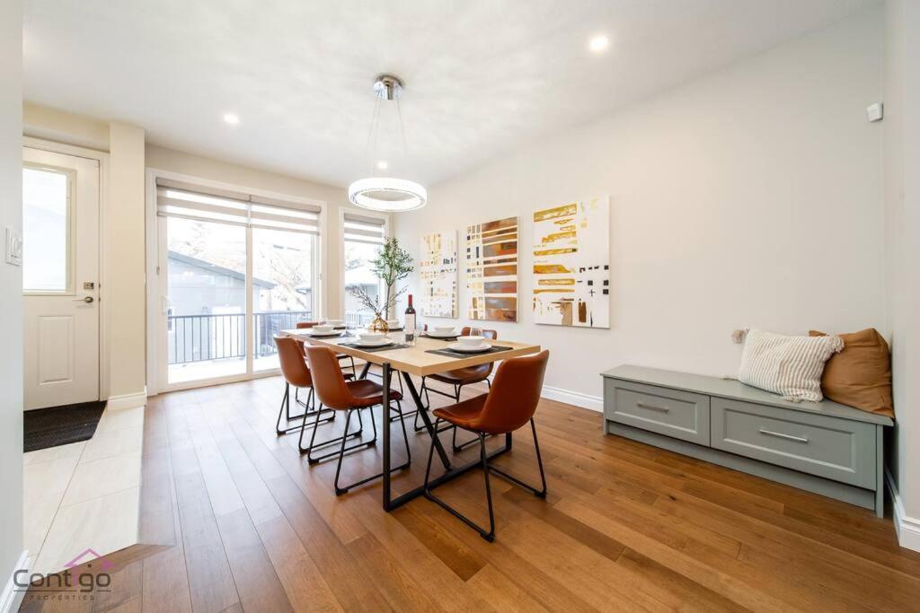 The Azure, Near DT & University, TWO King Beds!