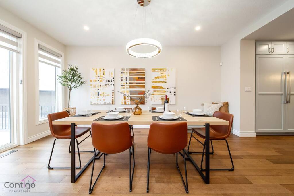 The Azure, Near DT & University, TWO King Beds!