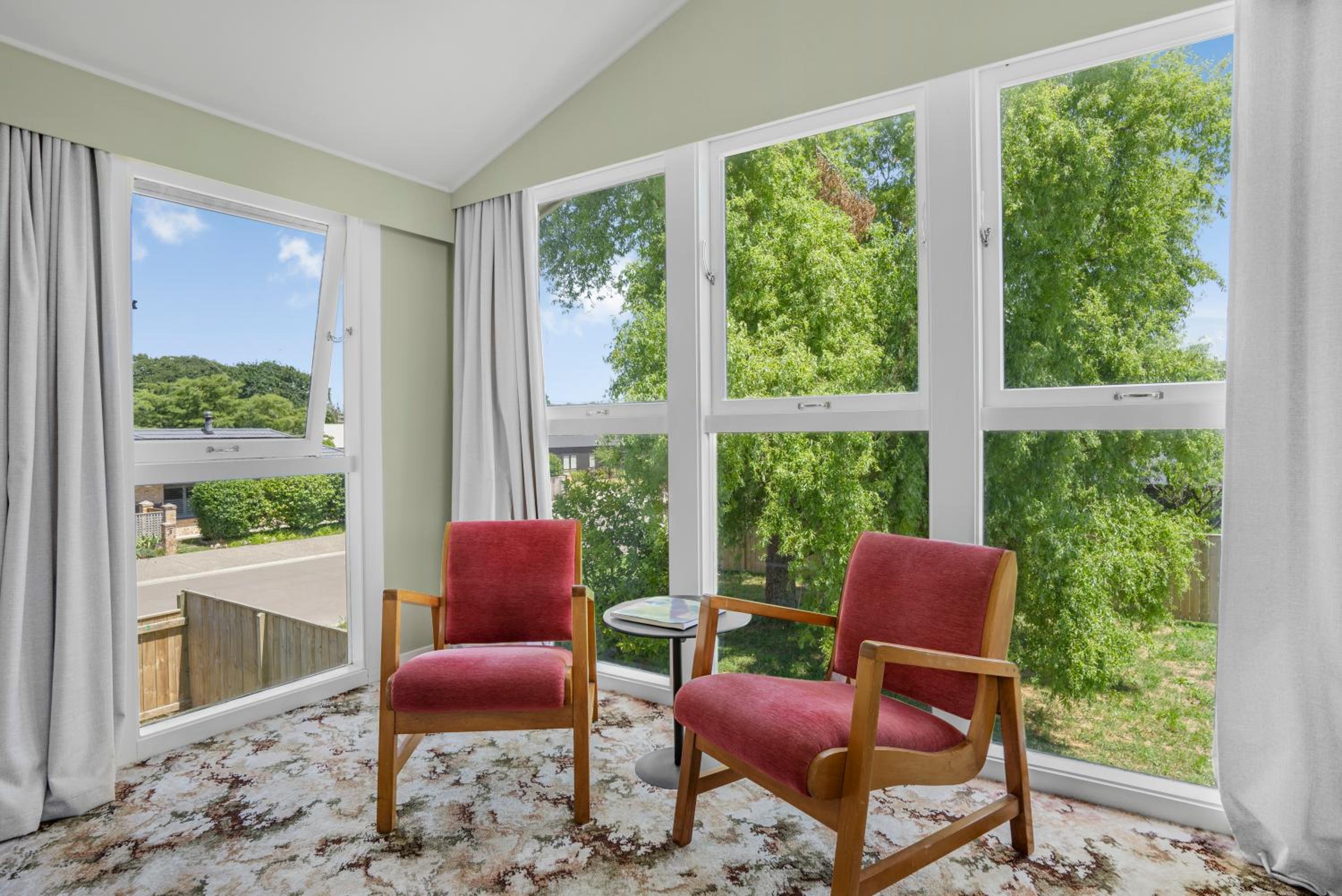 Farley Avenue Turret & Lounge view 2
