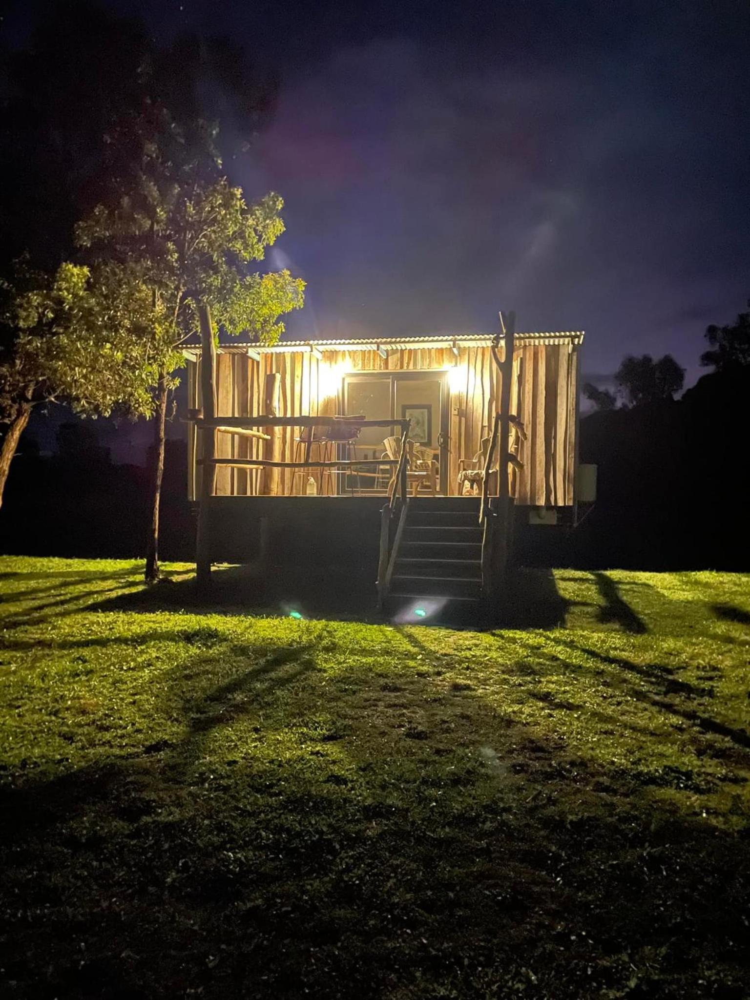 Straw House Farm - STANTHORPE