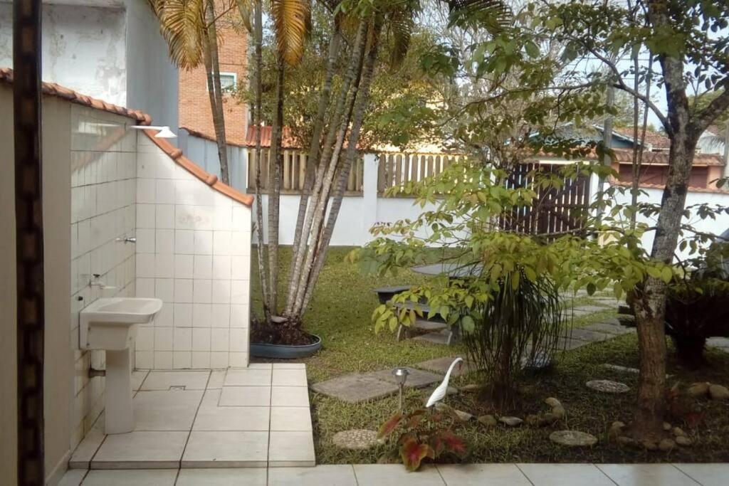Casa com churrasqueira- 200 metros da praia