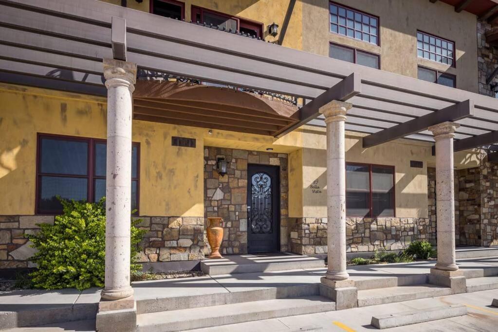 Luxury Downtown Moab Rental - La Dolce Vita Villa #1 view 2