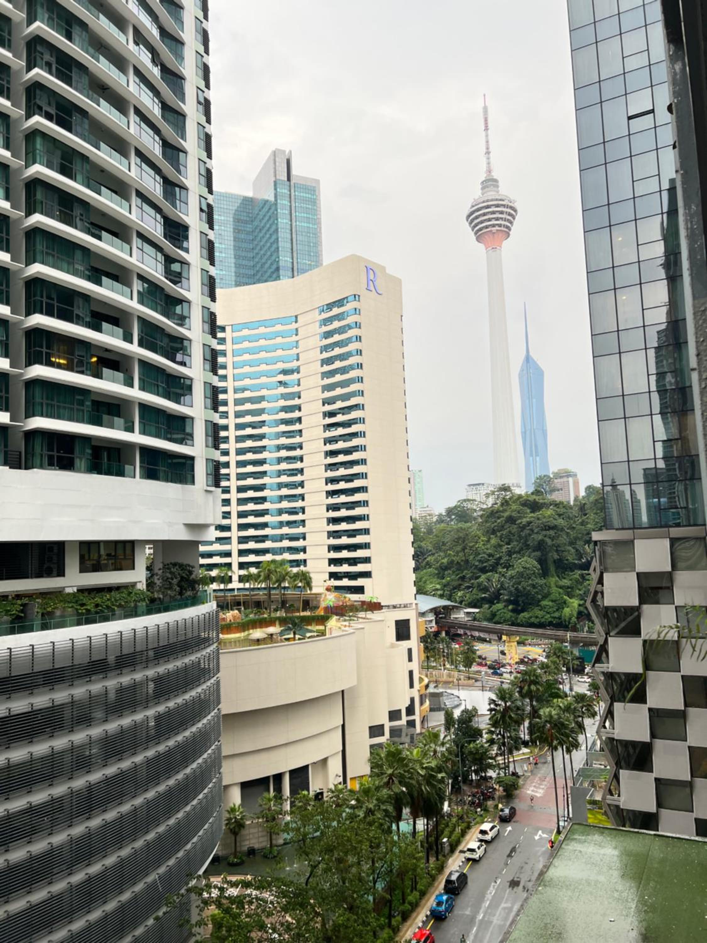 Summer suites KLCC by cozy stay