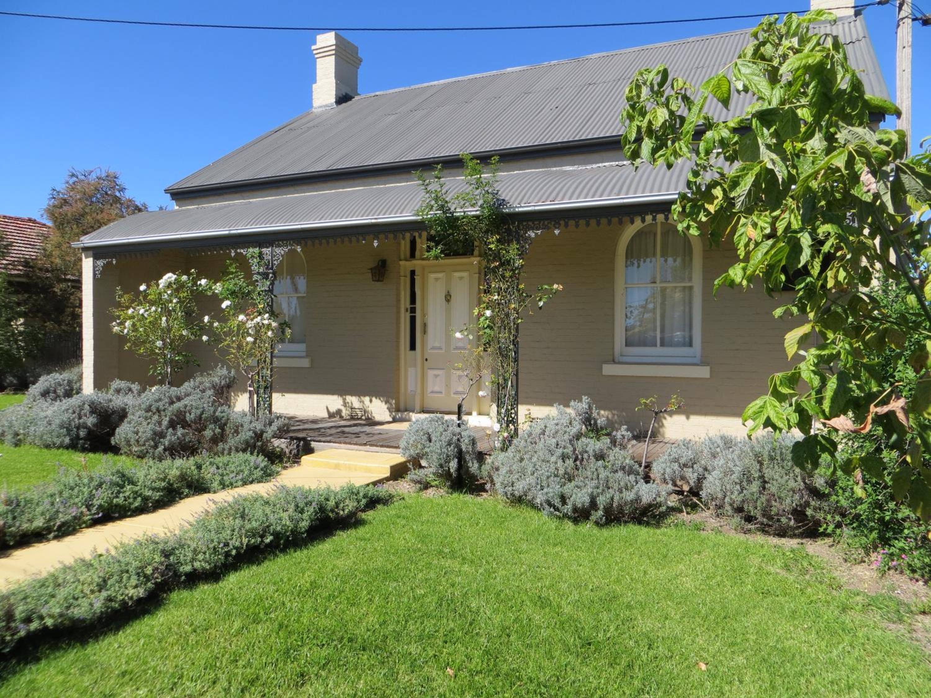 Houses in Goulburn