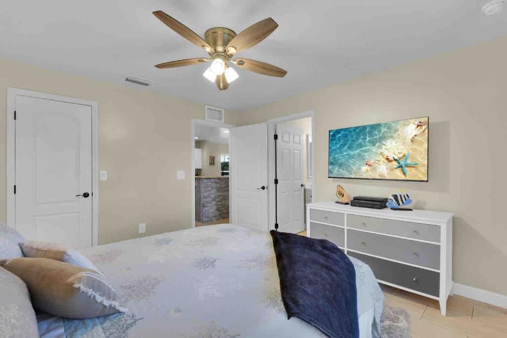 Cape Coral Beauty.Booking view 5