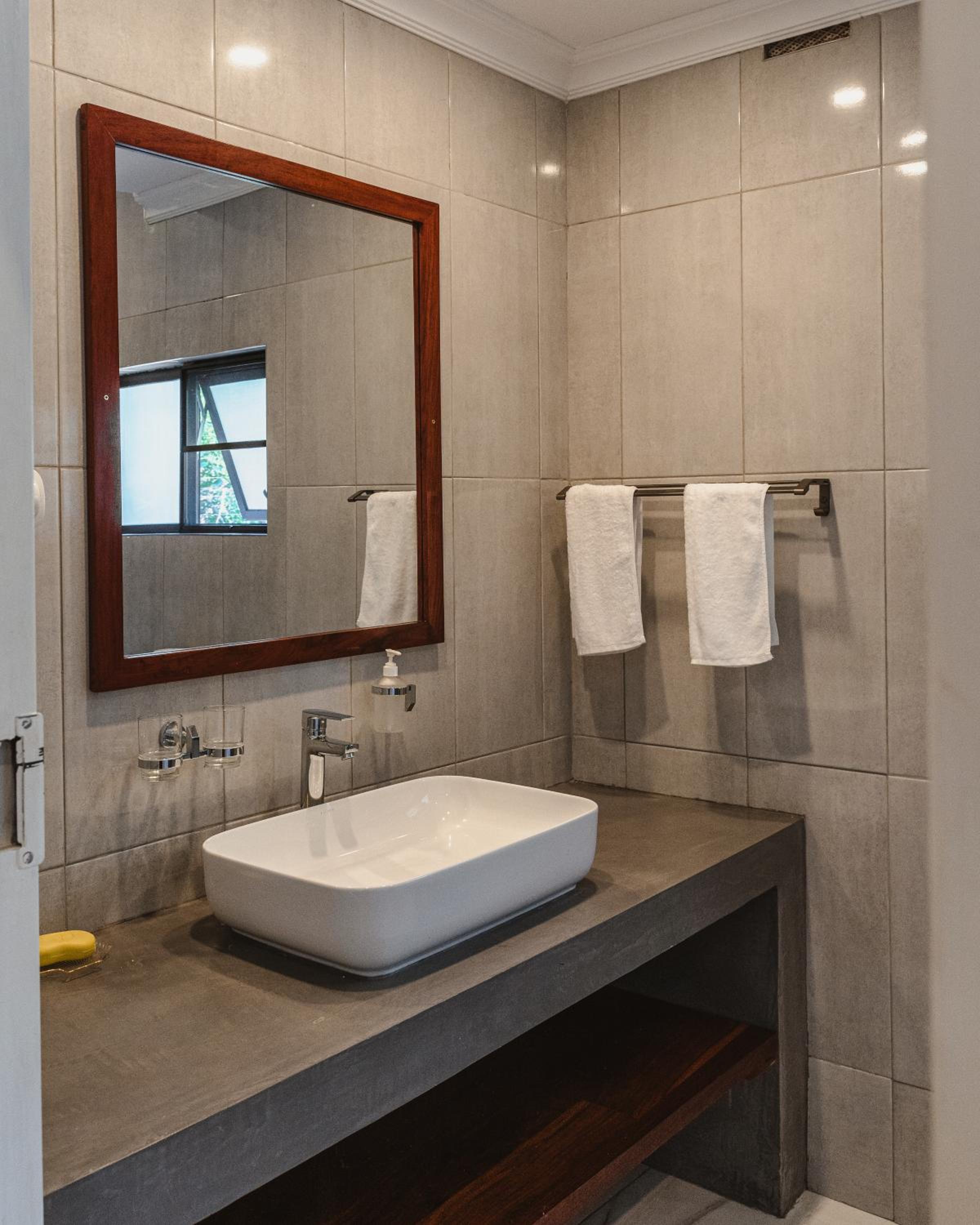 Jacaranda Lodge