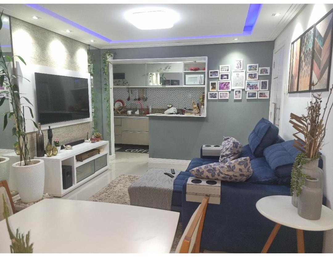 Quarto ar condicionado,praia,centro de convenções 'casa compartilhada '