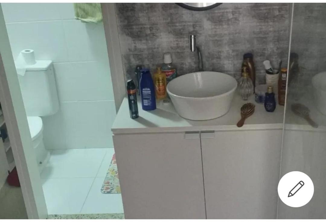 Quarto ar condicionado,praia,centro de convenções 'casa compartilhada '