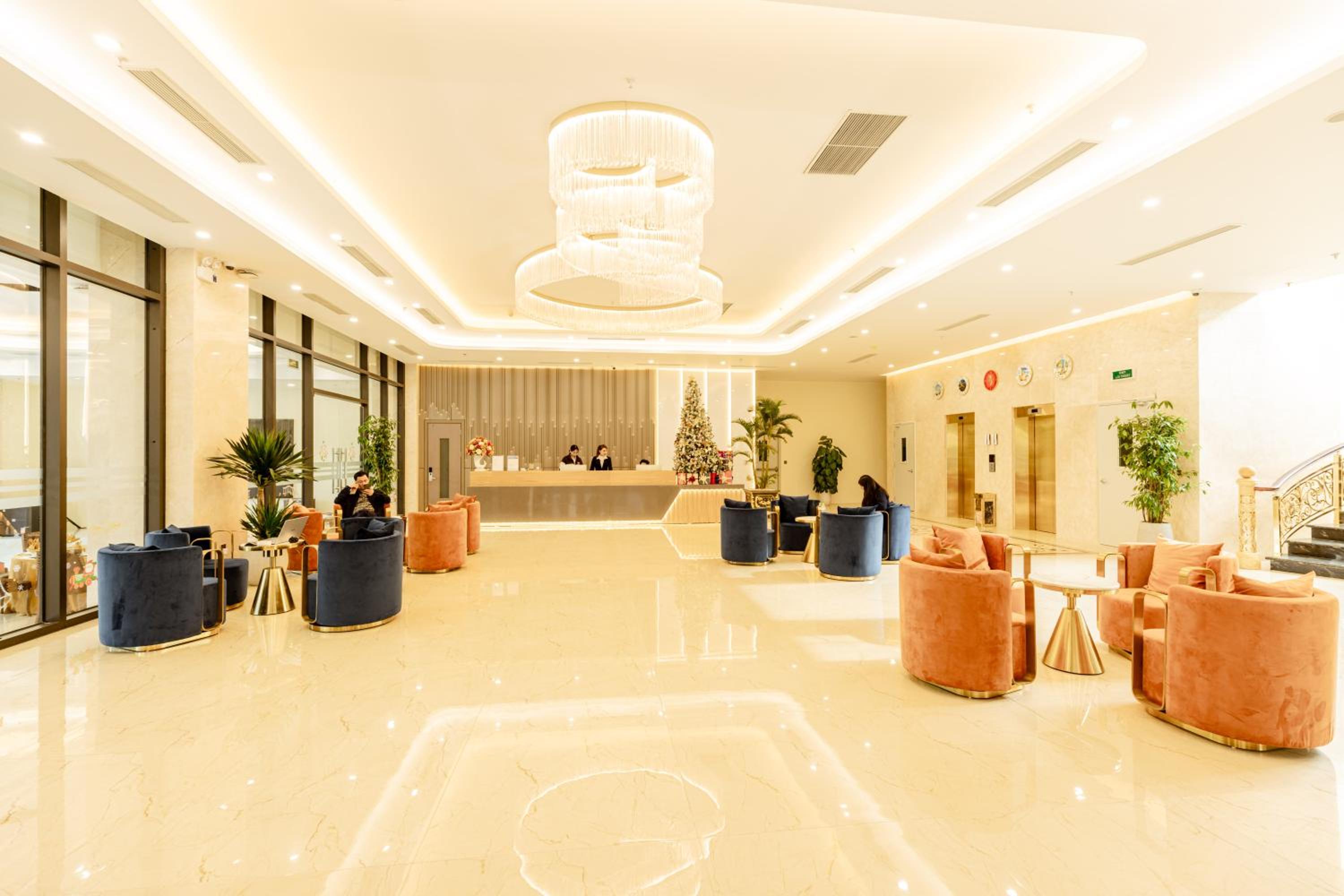 Hùng Vương Hotel - Stay 24h