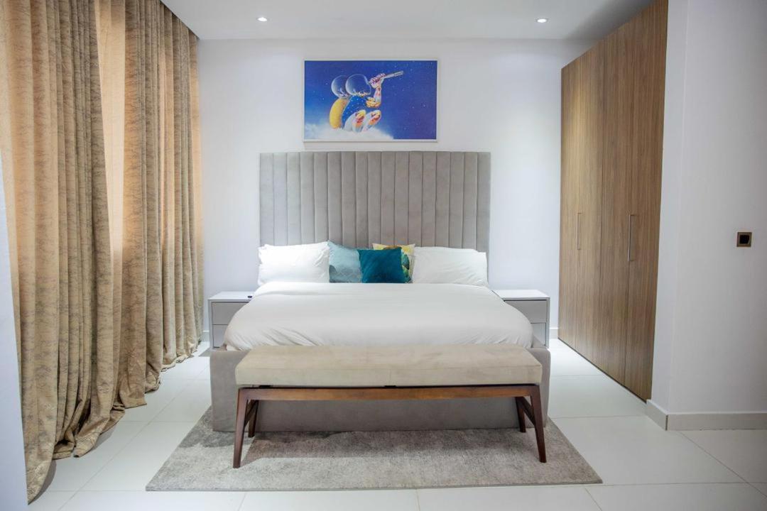 Full mood Homes view 2
