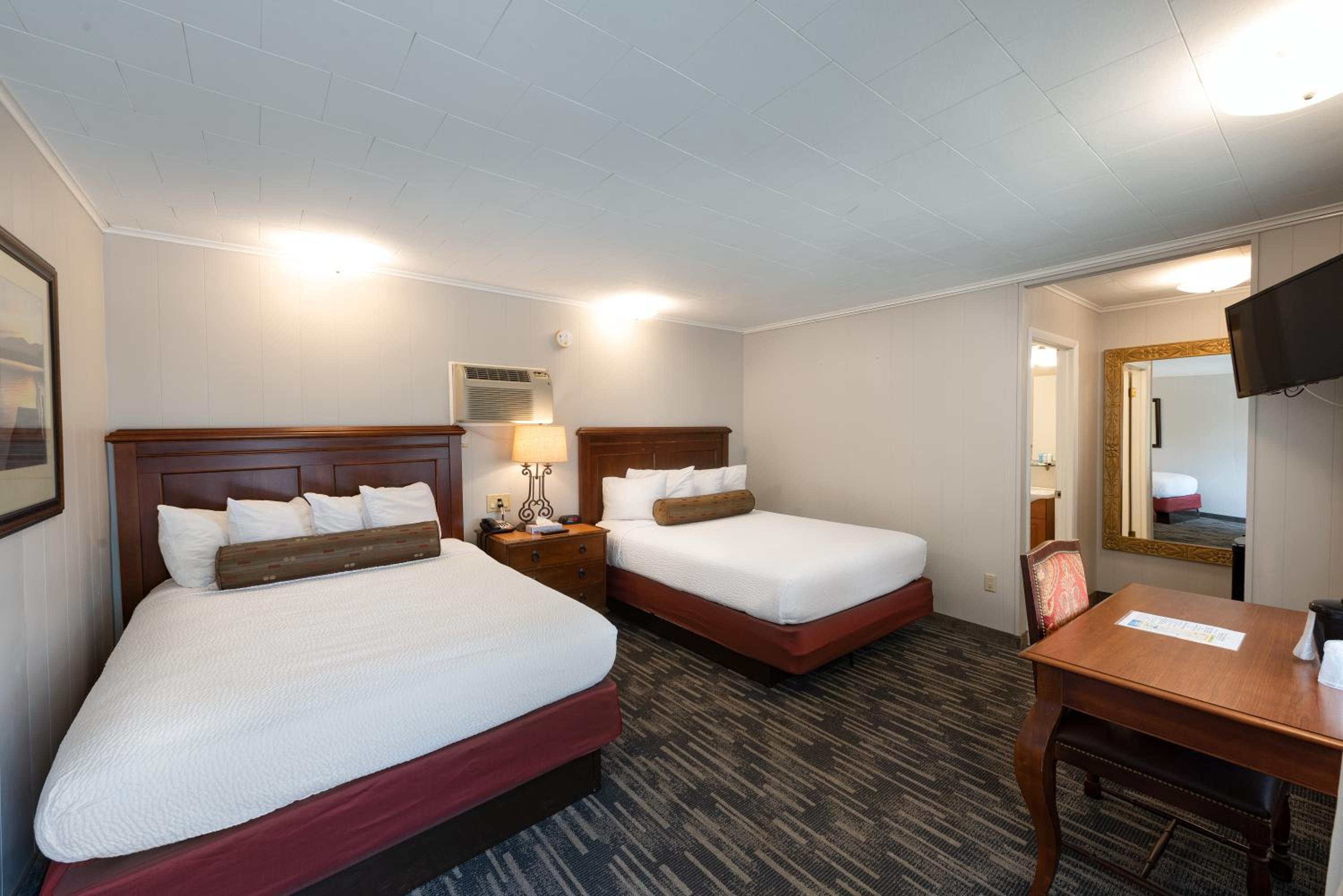 Scotty's Lakeside Resort