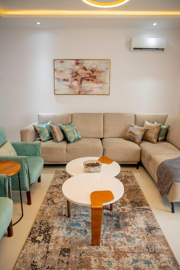 Full mood Homes view 3