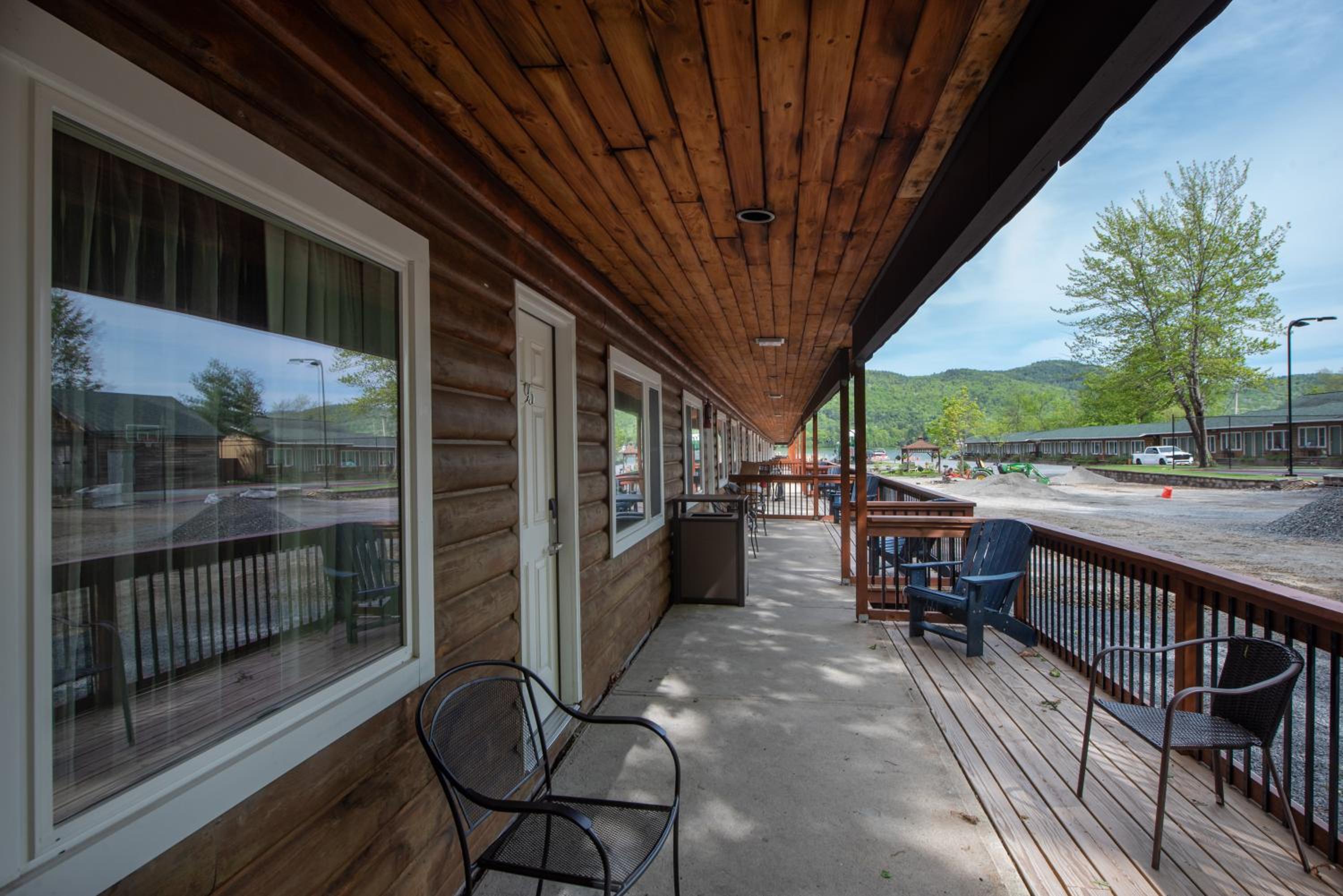 Scotty's Lakeside Resort