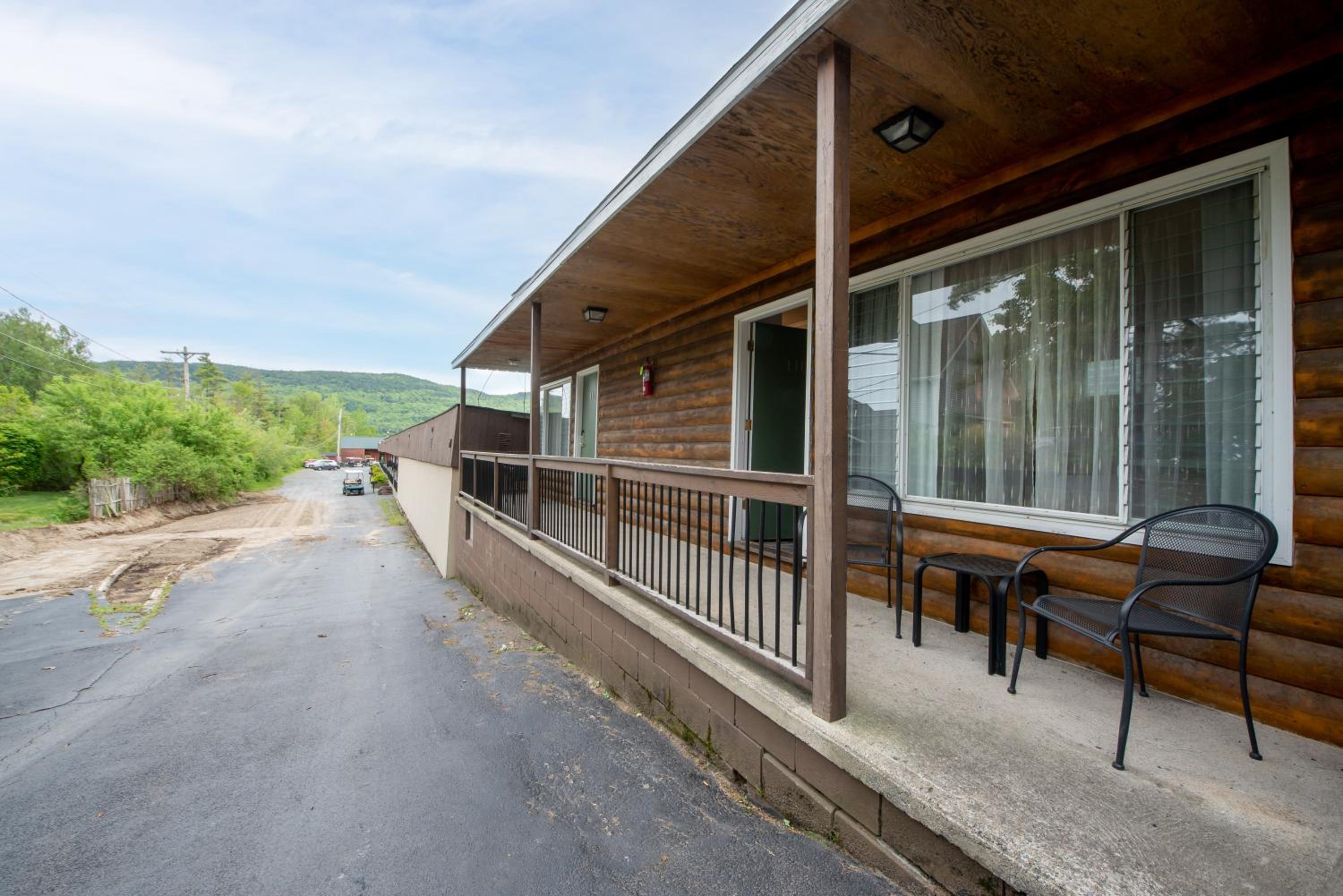 Scotty's Lakeside Resort