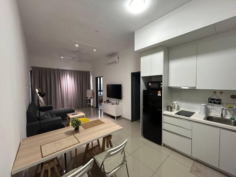 Lovely 2-bedroom condo with big pool photo 1