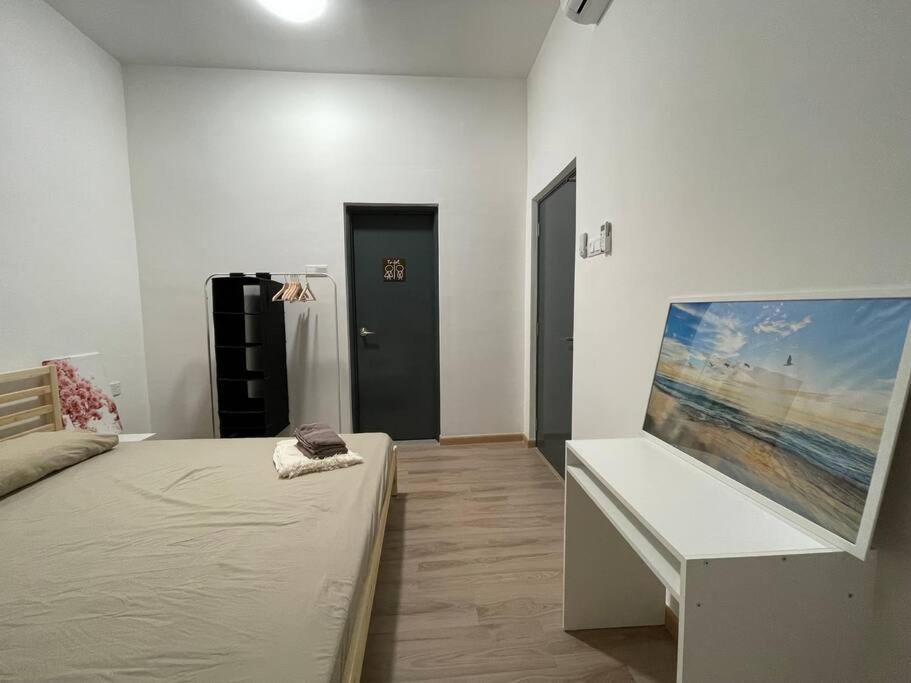 Lovely 2-bedroom condo with big pool photo 7