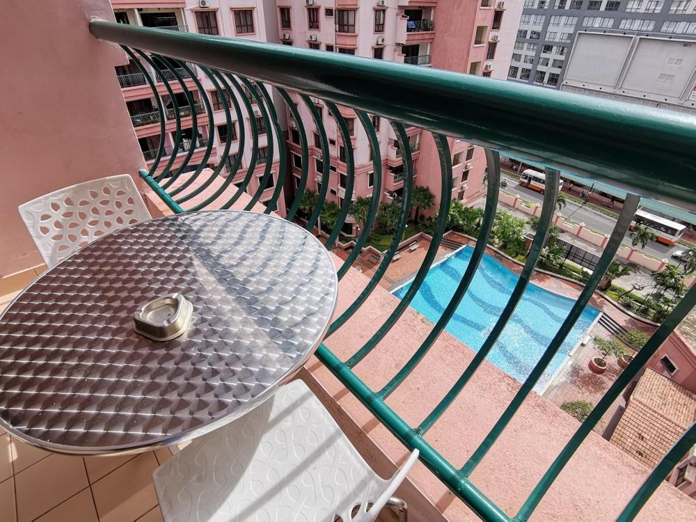 Marina Court Resort Condominium Town Homestay photo 4