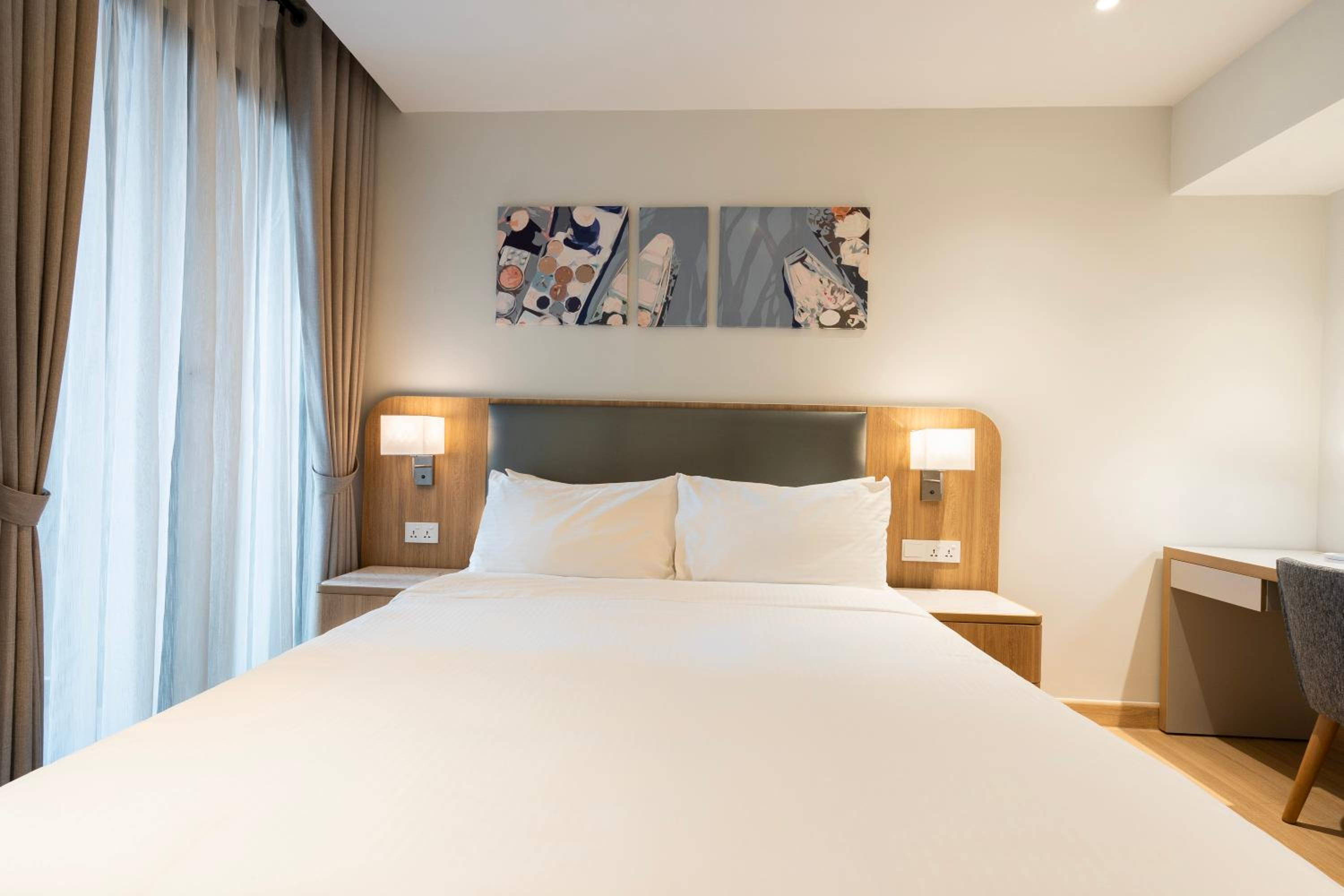 Zenity 3BR Condo: Luxury and Comfort in Quận 1