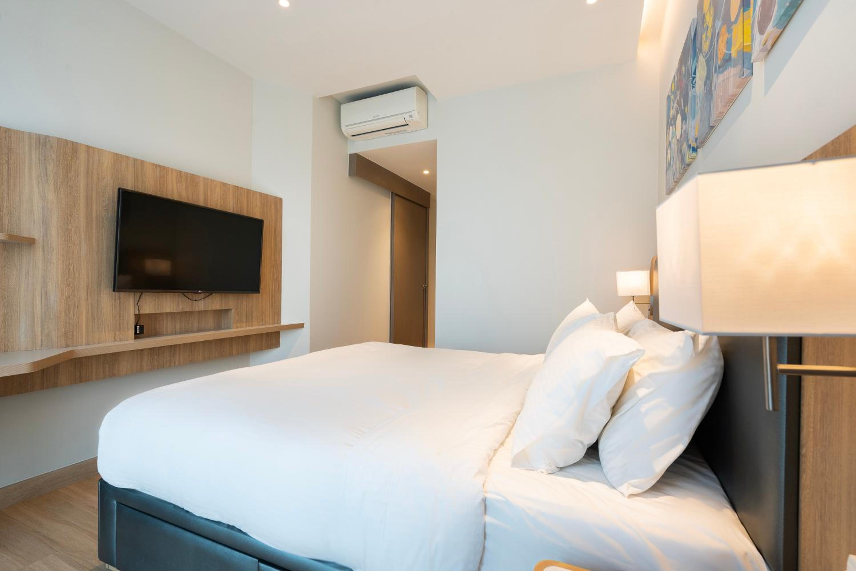 Zenity 3BR Condo: Luxury and Comfort in Quận 1