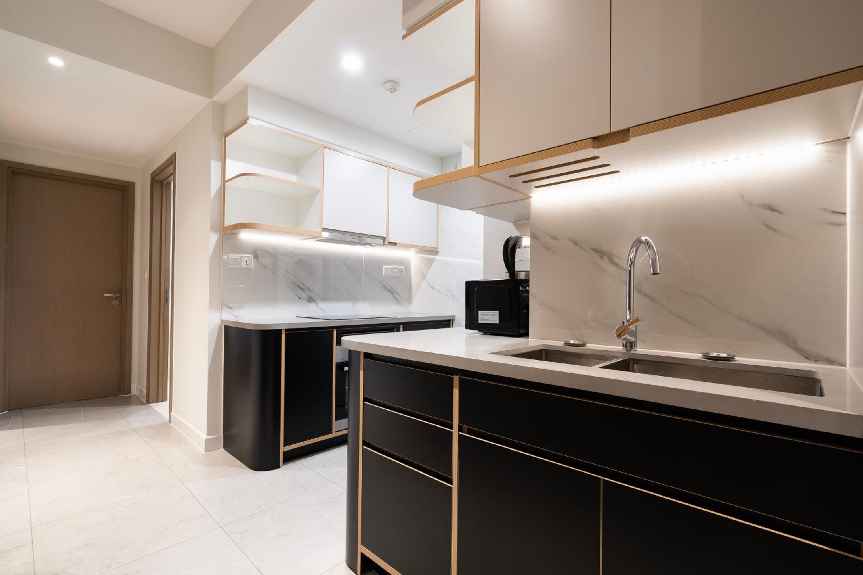 Zenity 3BR Condo: Luxury and Comfort in Quận 1