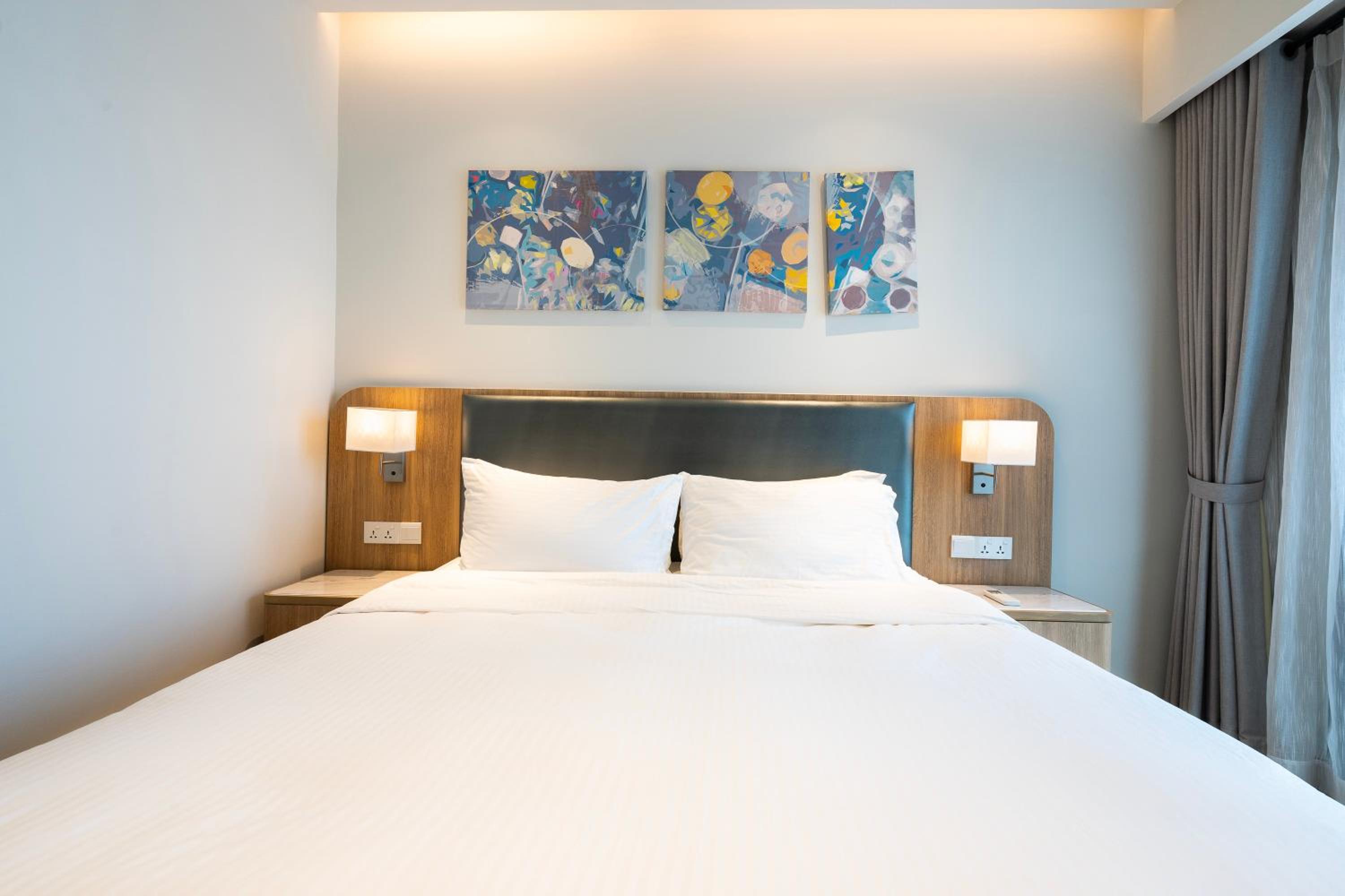 Zenity 3BR Condo: Luxury and Comfort in Quận 1