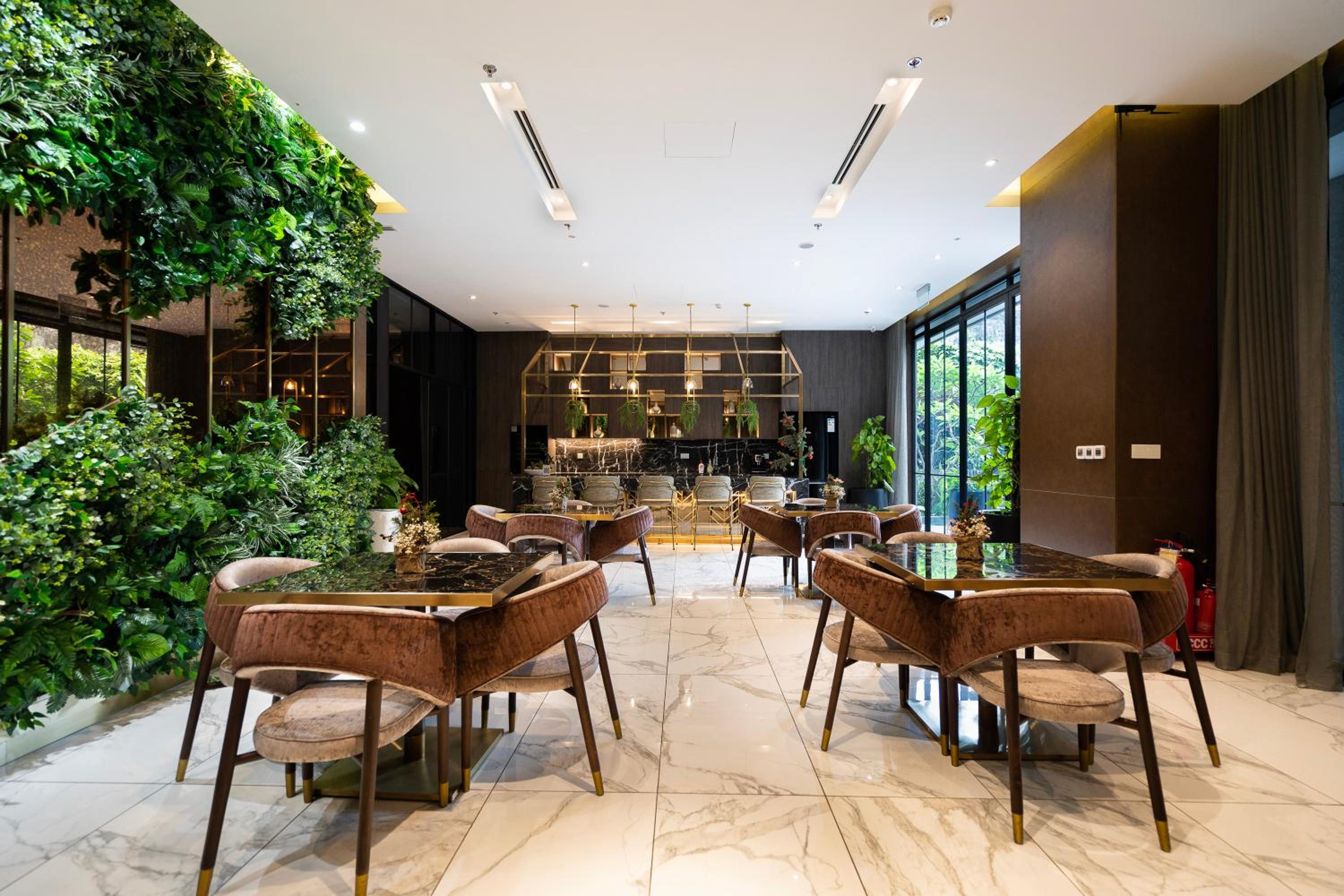 Zenity 3BR Condo: Luxury and Comfort in Quận 1