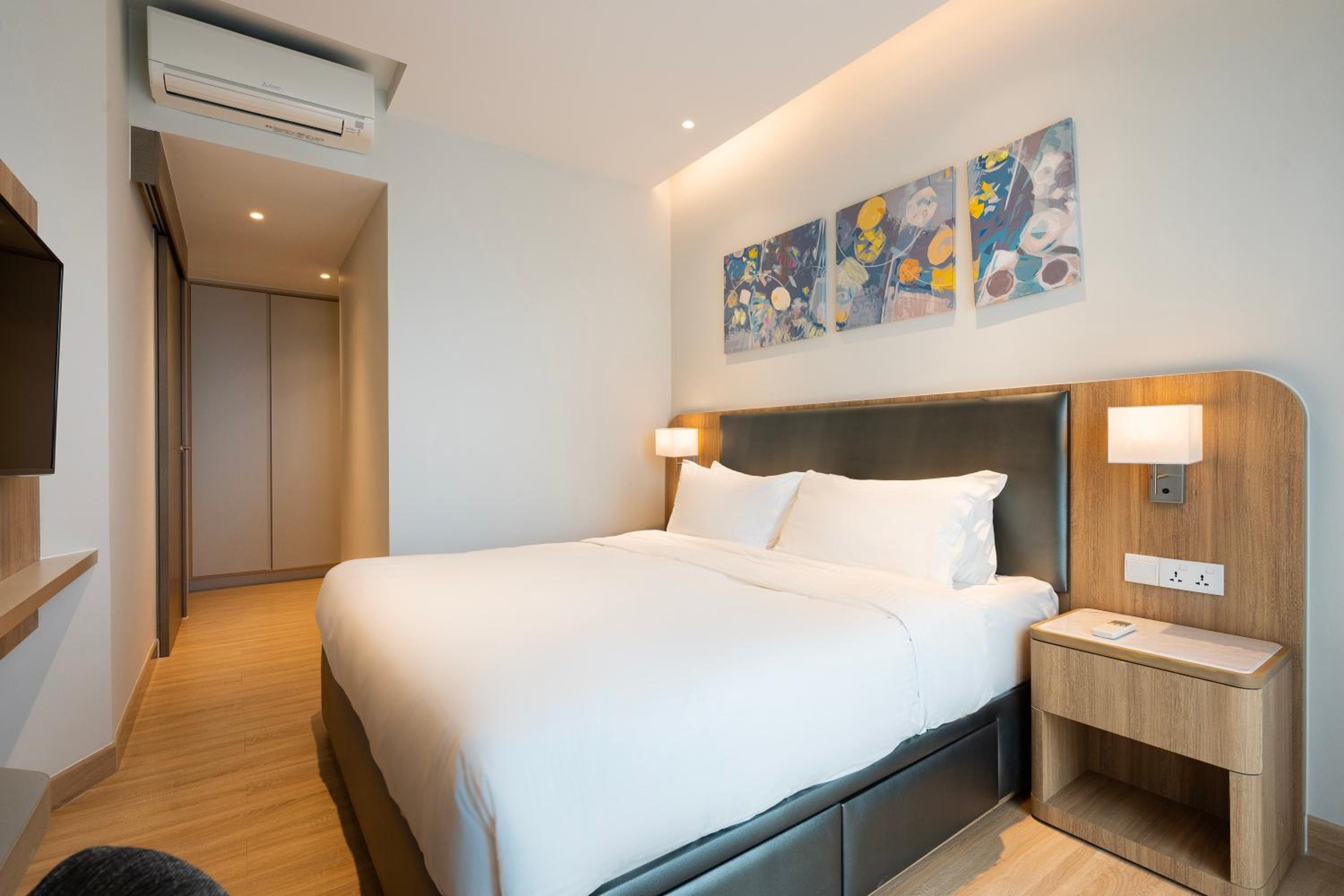 Zenity 3BR Condo: Luxury and Comfort in Quận 1