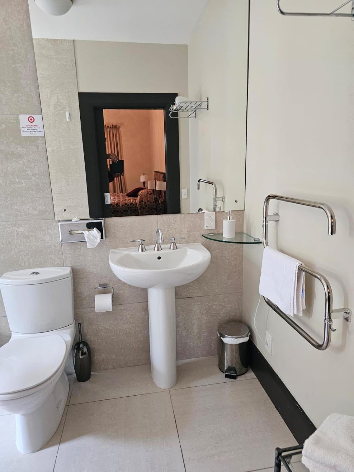 Gateway Motor Inn