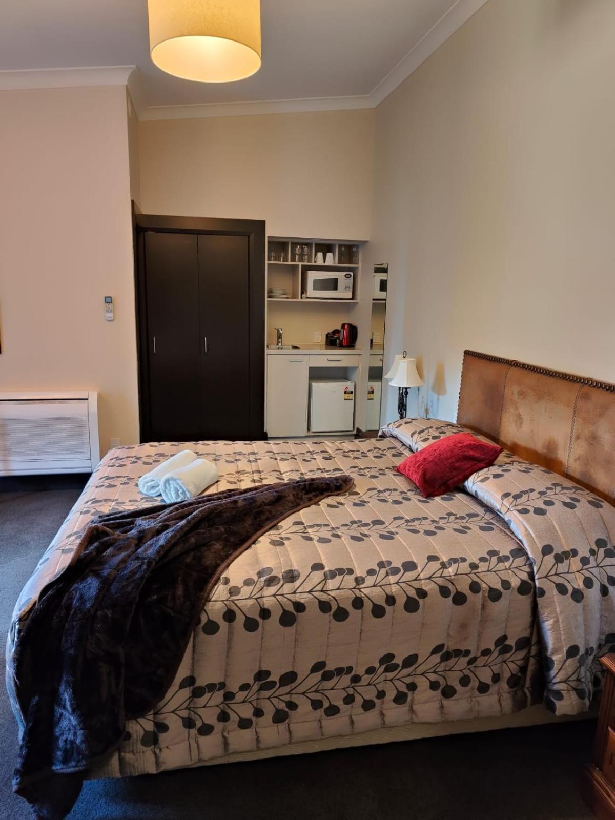 Gateway Motor Inn