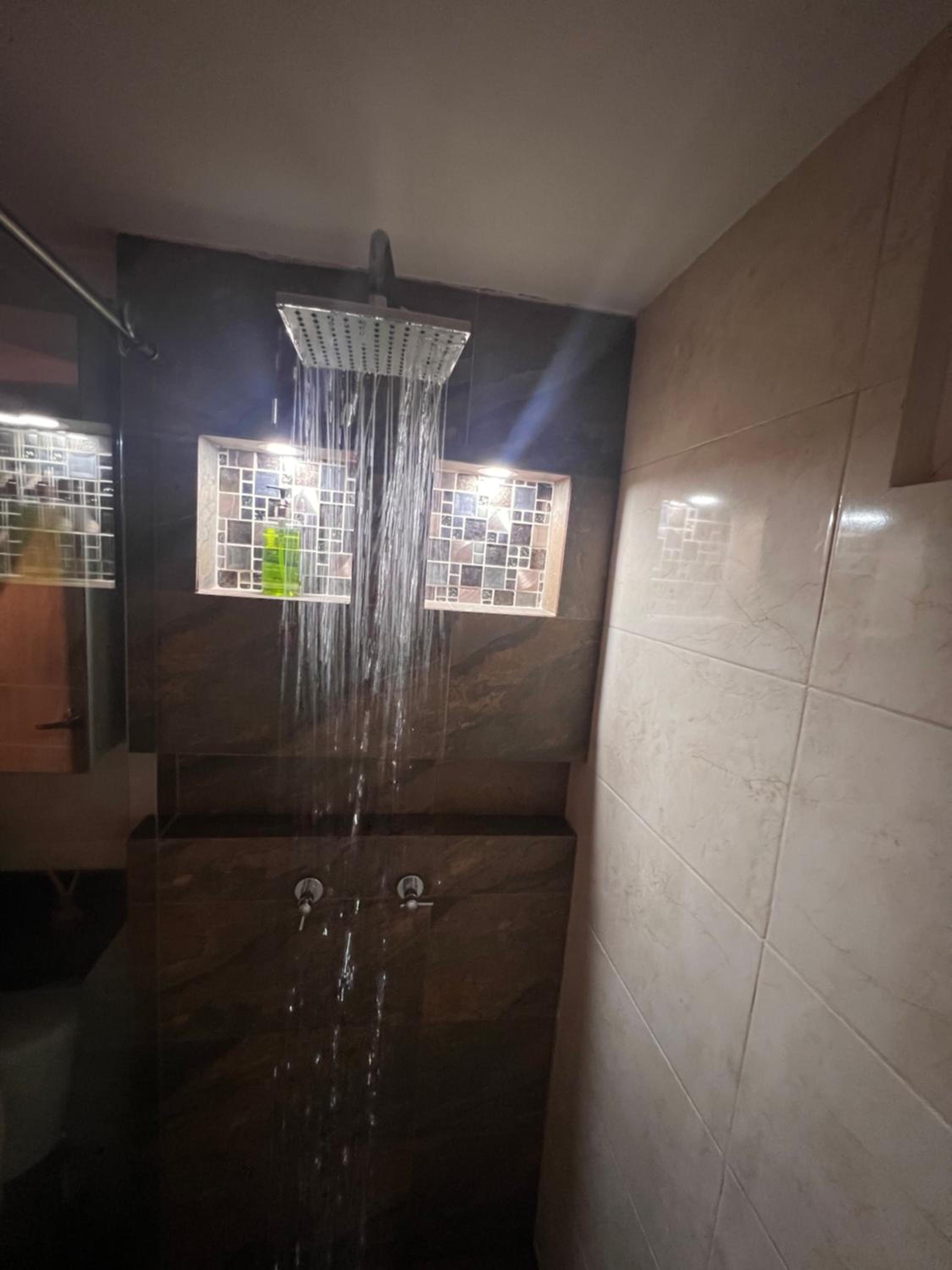 CALI Acogedor y Completo, Apto cerca de Jardin plaza, con piscina, parqueadero y aire acondicionado
