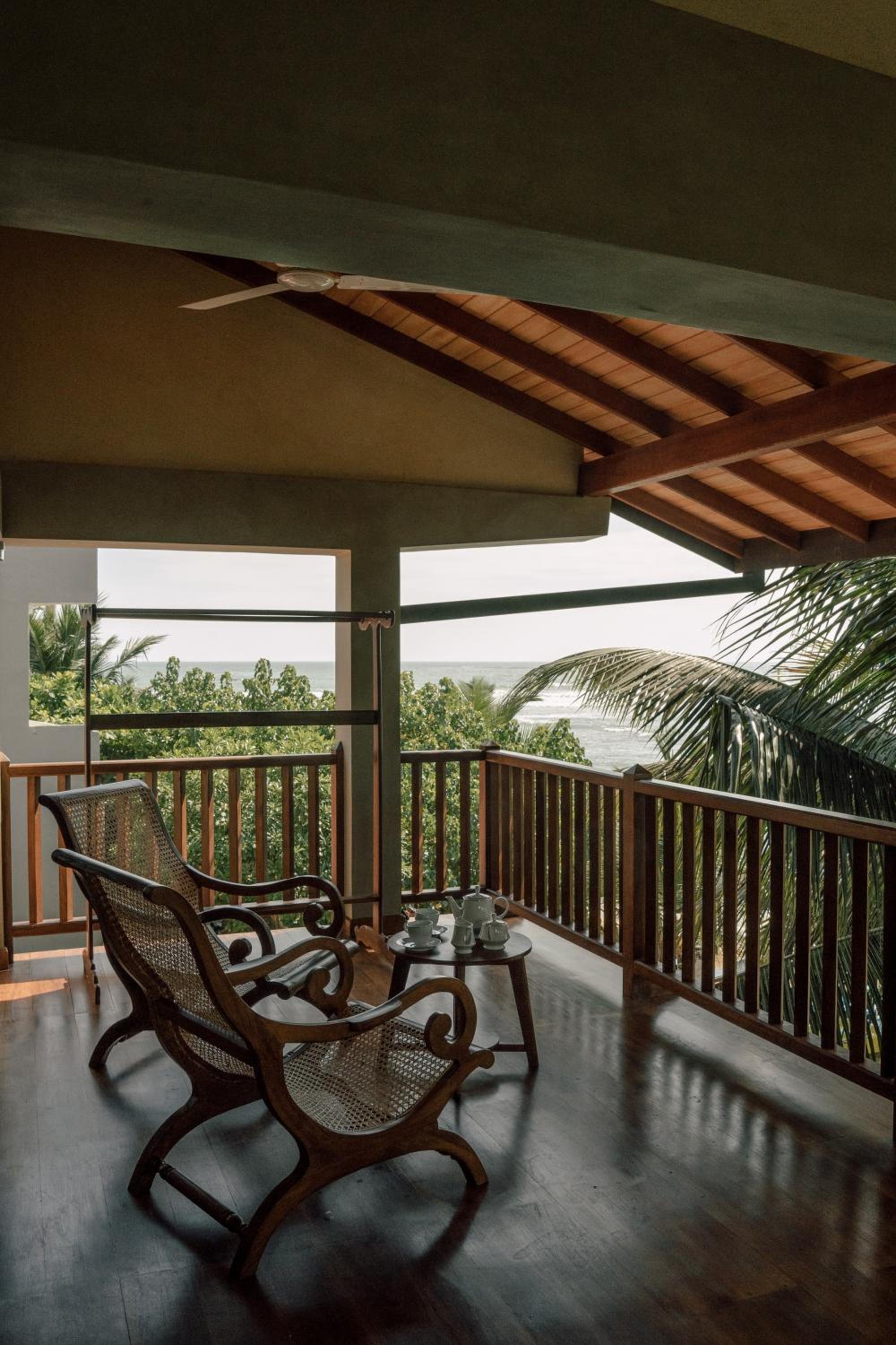 Pearl Divers Beachfront Apartment view 4